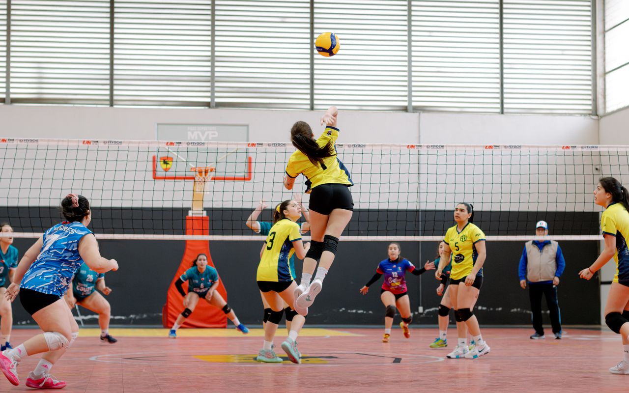 Why the Volleyball Libero Wears a Different Color